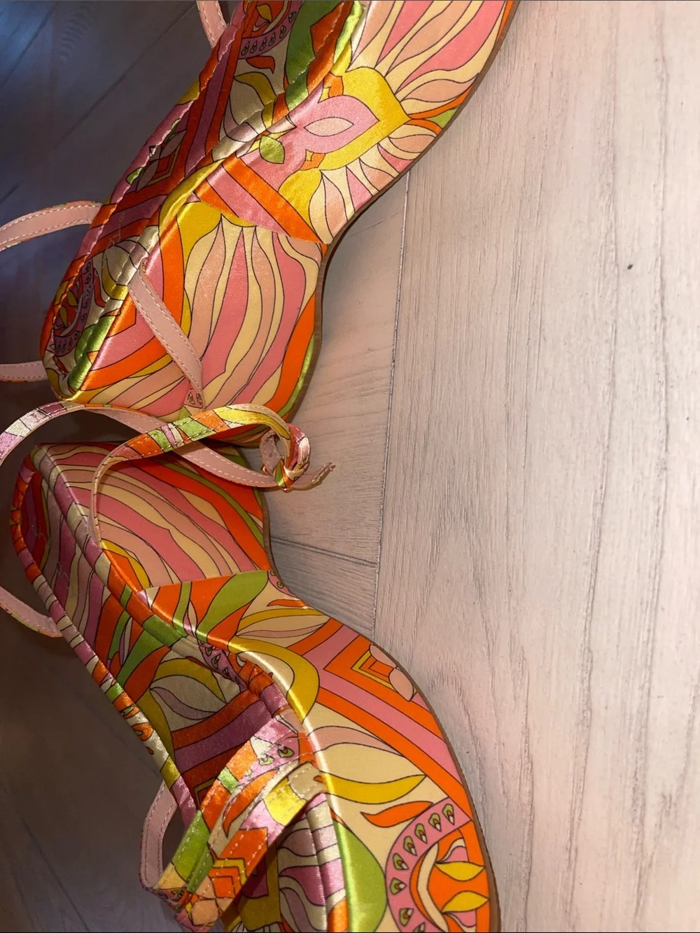 Unilady Colorful Floral Print Platform Sandals with Ankle Tie